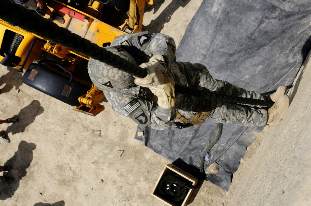 Afghan Commandos Learn Fast Rope Technique from U.S. Army Lieutenant