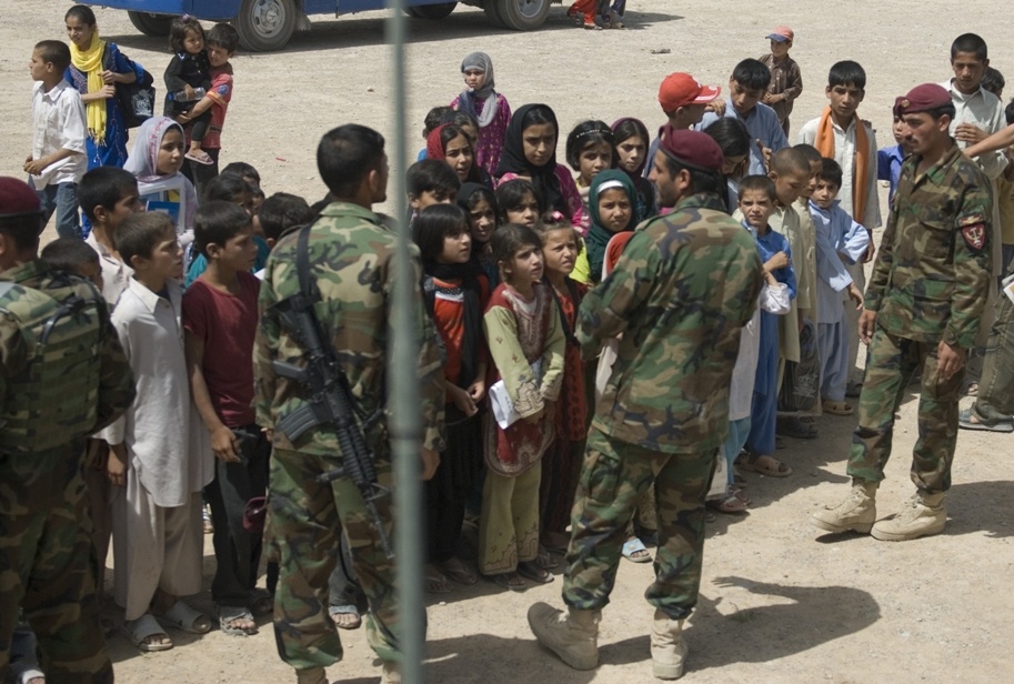 Afghan Commandos Distribute Sports Equipment to Schoolchildren in Kandahar