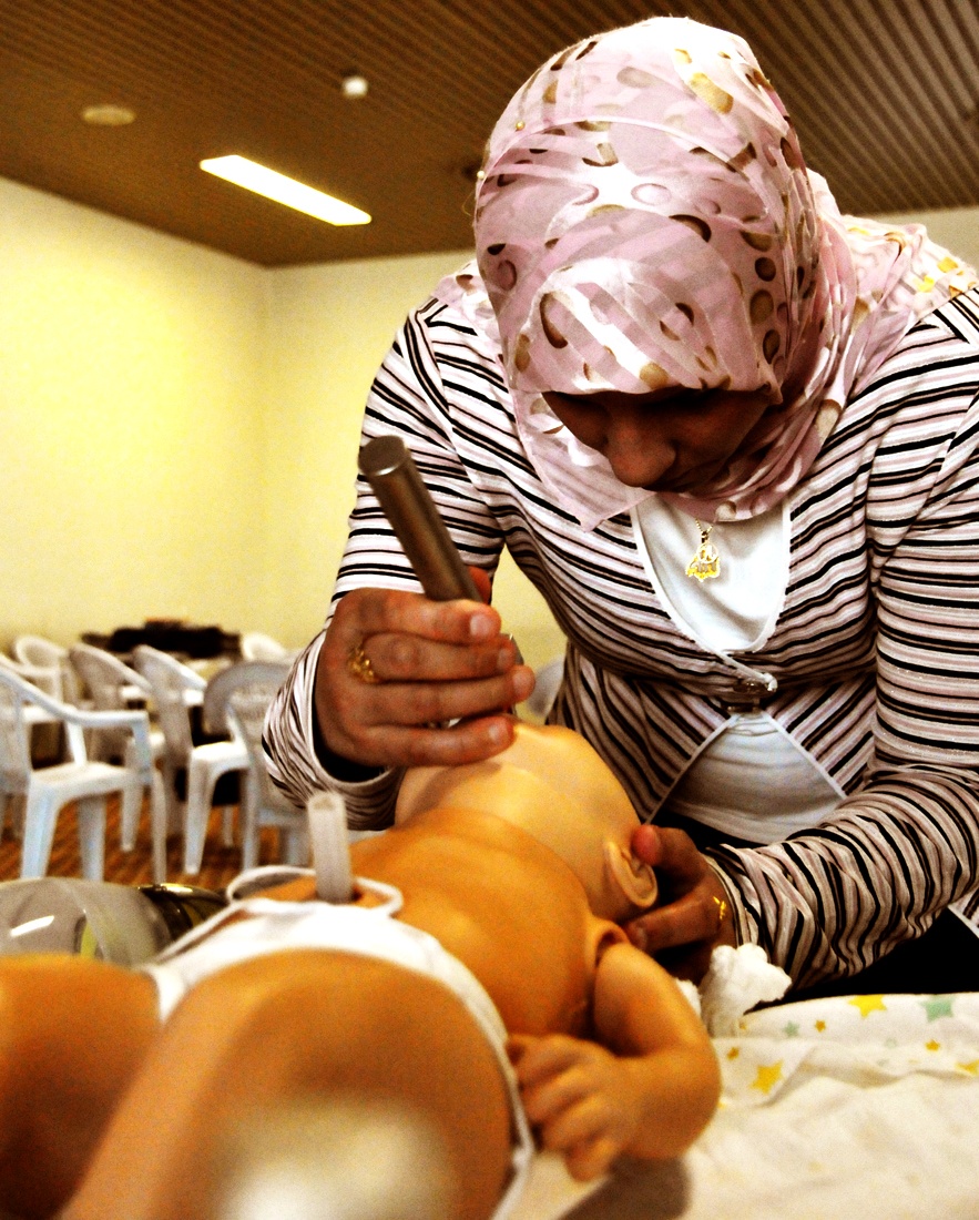 Pediatrician Trains for Neonatal Resuscitation in Iraq