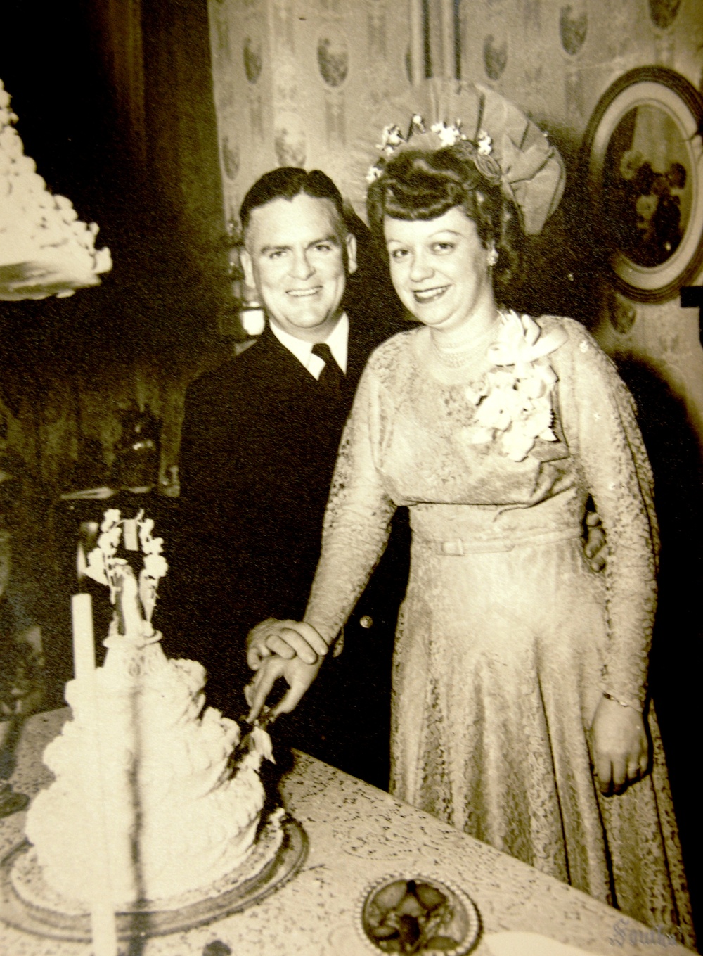 Man Discovers Father's Identity Through Old Photos After Mother's Death