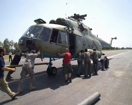 U.S., Pakistani Forces Offload Mi-17 Helicopter at Chaklala Air Base