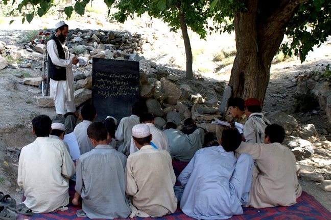 Afghan Students Learn Outdoors to Escape Summer Heat