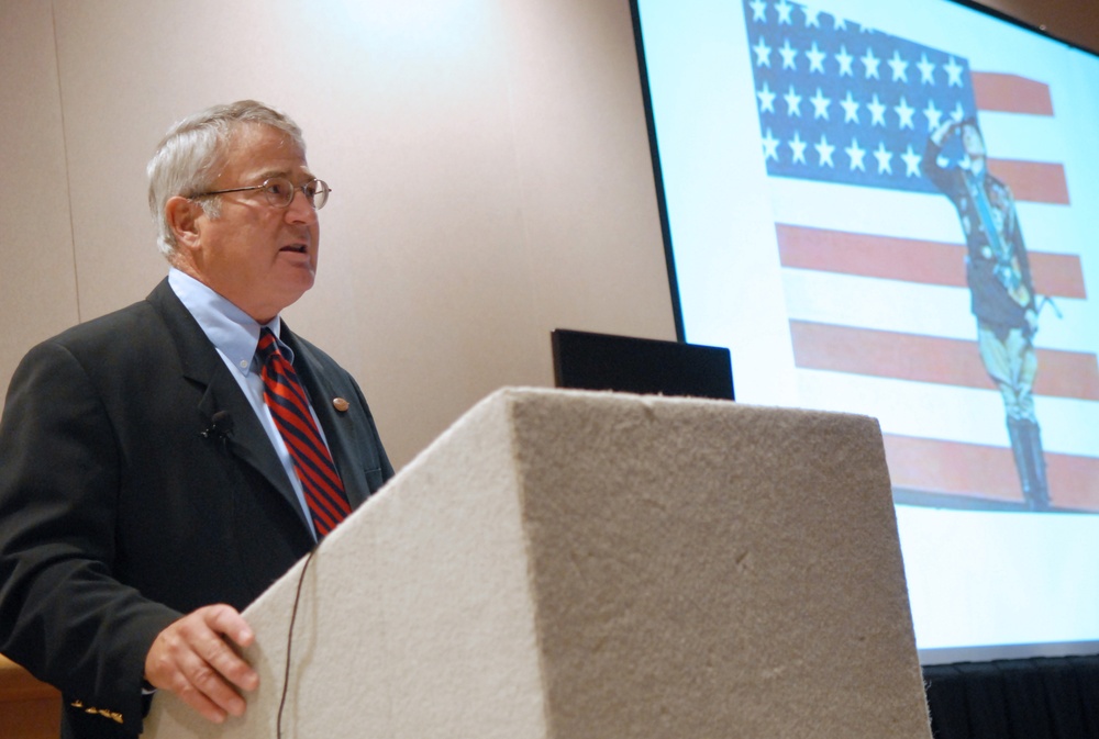 Retired Army Colonel Shares Grandfather's Legacy with WWII Veterans