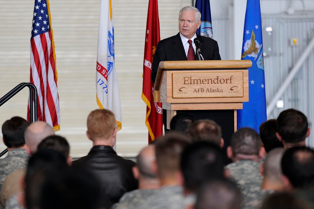 Defense Secretary Gates Visits Troops in Alaska