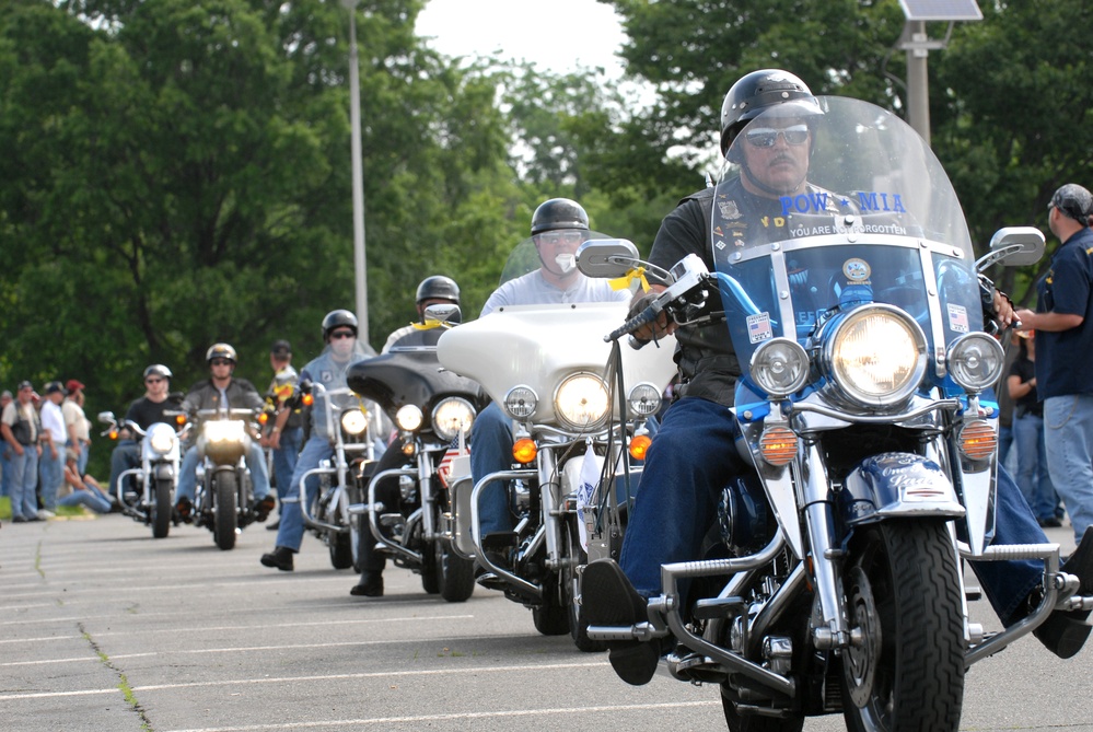Thousands of Bikers Descend on Washington for Rolling Thunder Rally