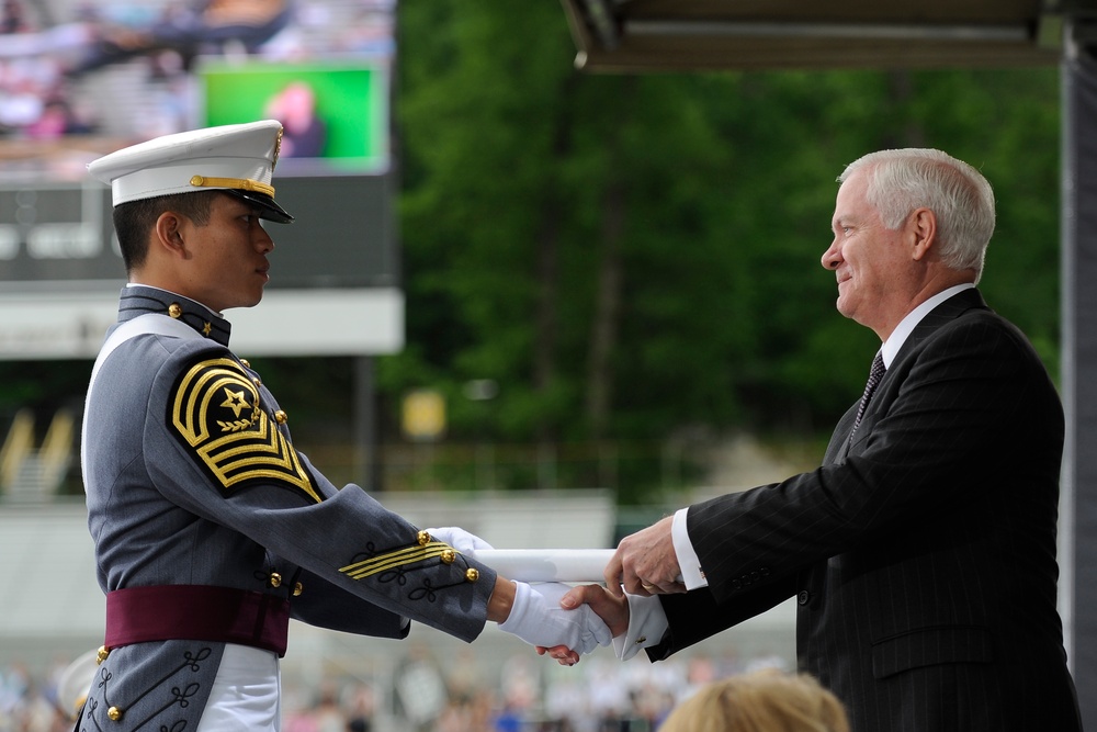 U.S. Defense Secretary Congratulates West Point Honor Graduate