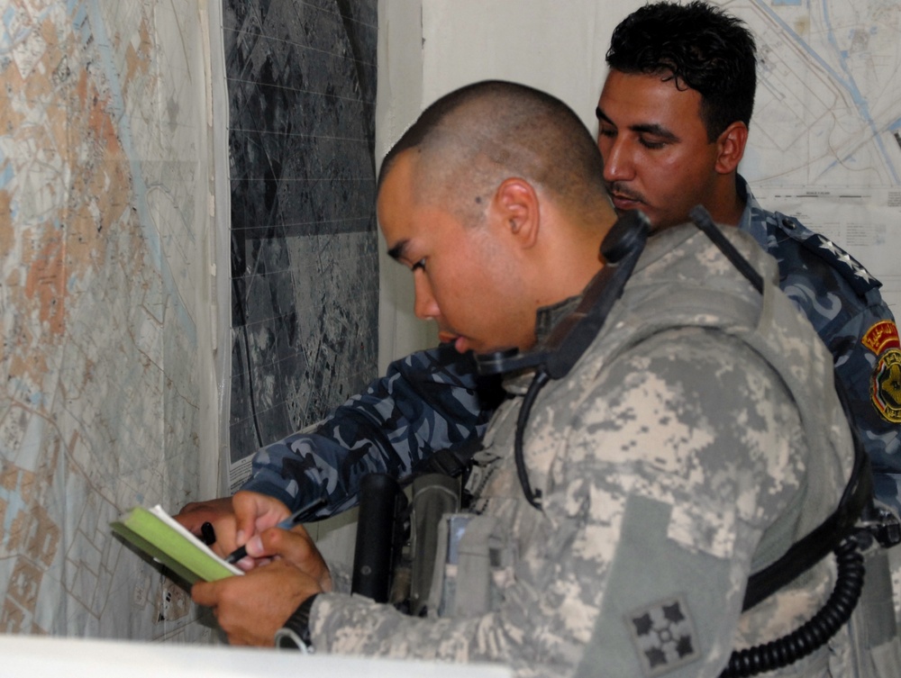 Iraqi, U.S. Commanders Discuss Operations