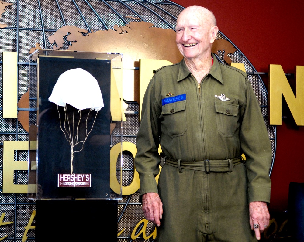 Retired 'Candy Bomber' Honored at Pentagon Ceremony