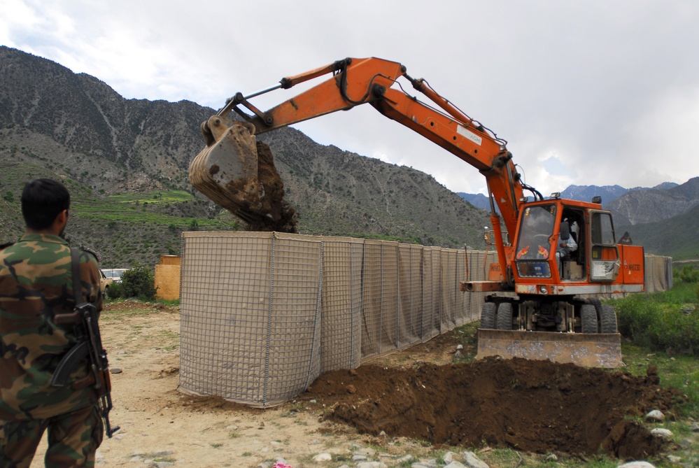 Afghan Soldier Oversees Construction of New Vehicle Patrol Base in Northeastern Afghanistan