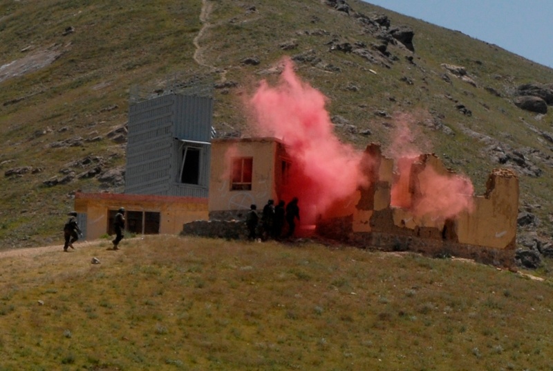 Afghan Commandos Demonstrate Combat Techniques in Kabul