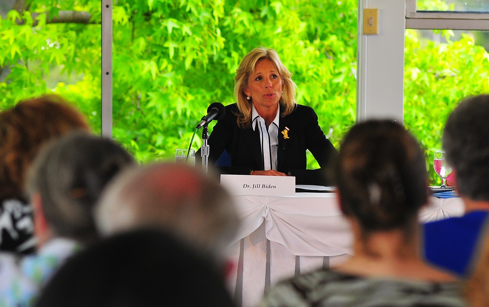 Second Lady Jill Biden Meets with Military Spouses, Volunteers at Naval Air Station