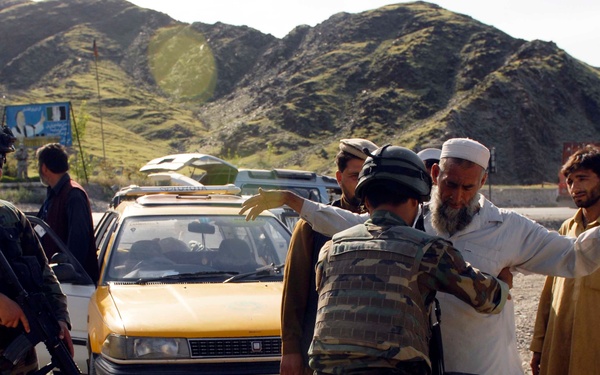 Afghan Commandos Conduct Vehicle Checkpoint Near Torkham Border