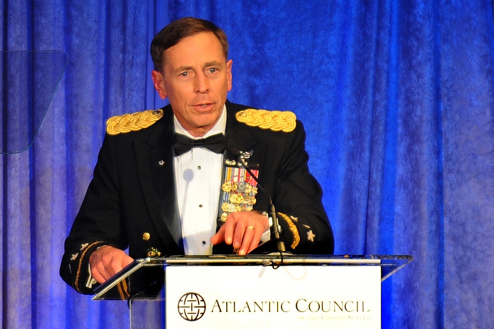 Petraeus Honored with Distinguished Military Leadership Award