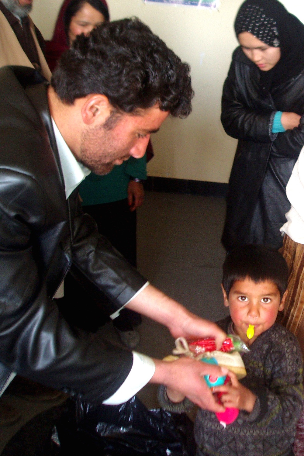 Afghan Forces Distribute Humanitarian Aid at Wardak Women's Center