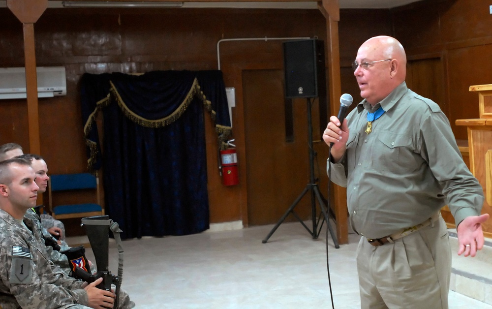 Decorated Vietnam Veteran Addresses Soldiers in Iraq