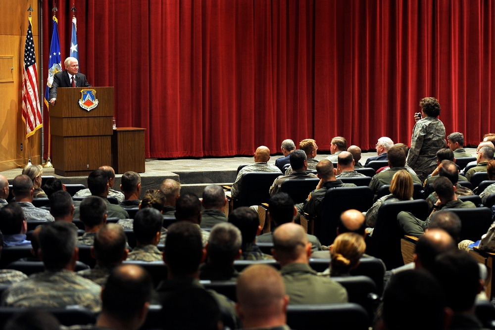 Defense Secretary Gates Visits Air War College
