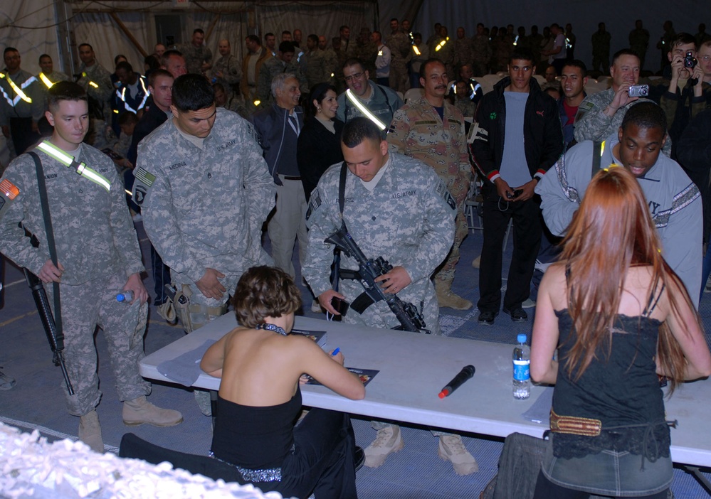 Servicemembers Meet Former WWE Divas at Bagram Airfield