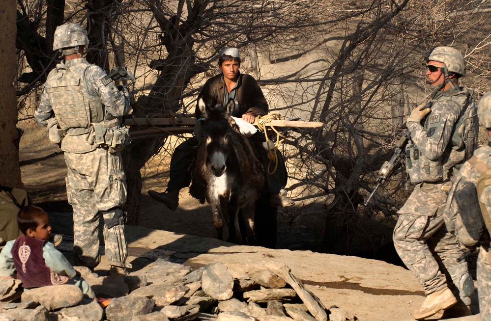 U.S. Soldiers Secure Area for Meeting with Afghan Leaders in Dangerous Valley