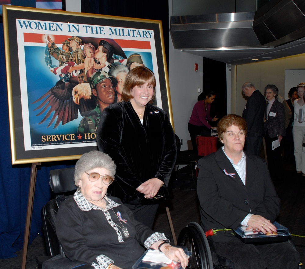 Artist Honors Women Veterans with Painting Presentation