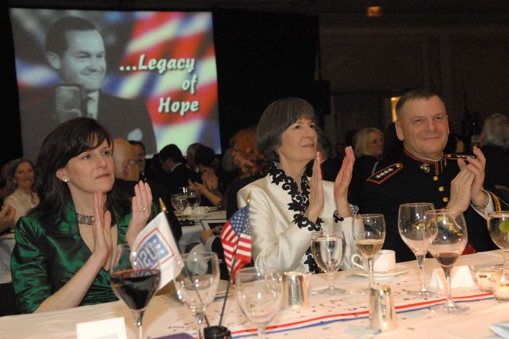 Vice Chairman Cartwright and Wife Attend USO Awards Dinner