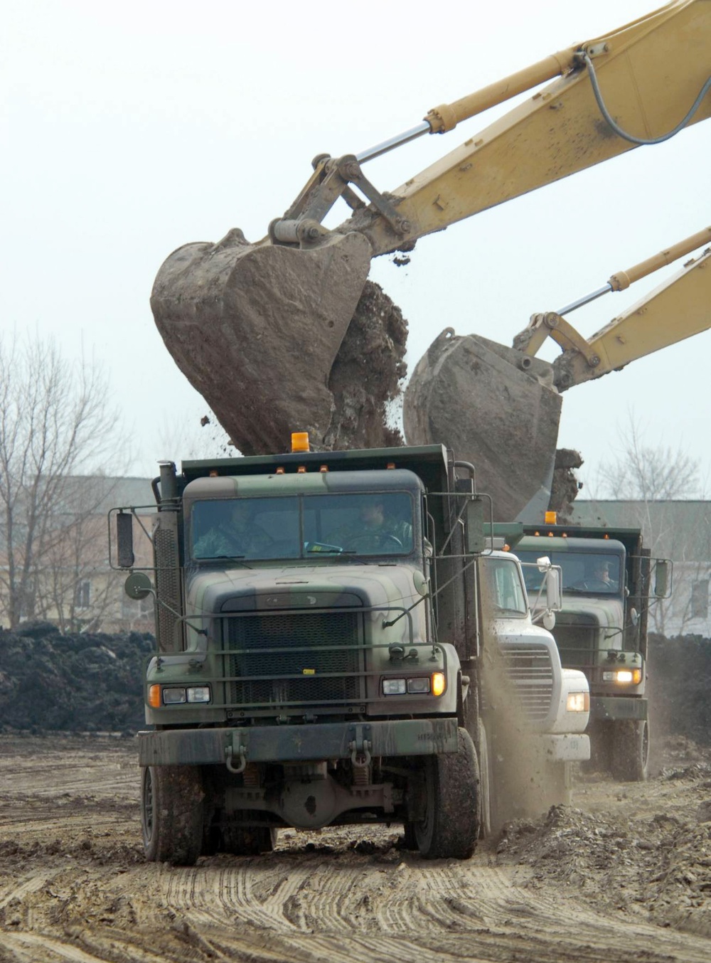 North Dakota National Guard Mobilizes to Construct Flood Defenses in Fargo