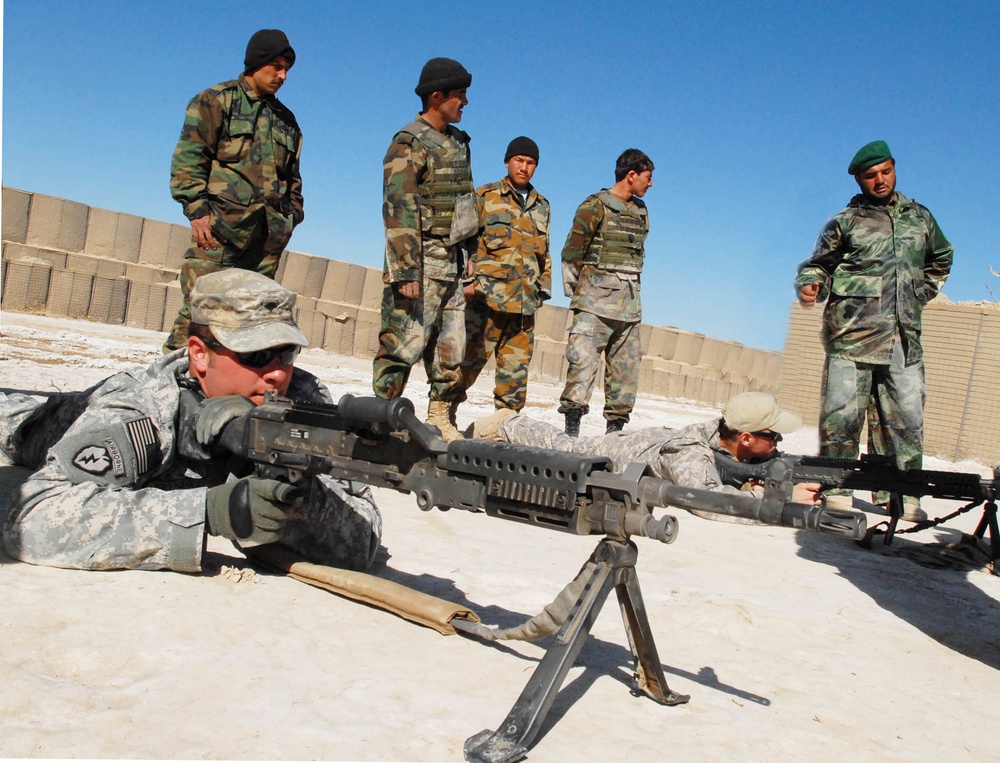 U.S. Troops Train Afghan Forces on M-249 Machine Gun