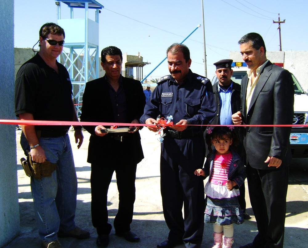 Iraqi Police Commander Opens New Headquarters in Diwaniya