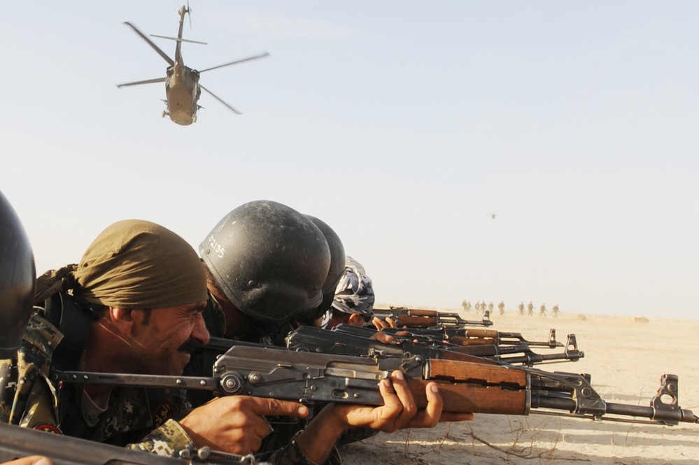 Iraqi Police Participate in Air Assault Training with U.S. Soldiers