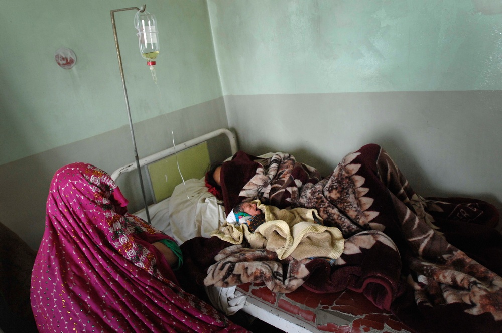 Afghan Mother and Newborn Discharged Quickly Due to Hospital Overcrowding