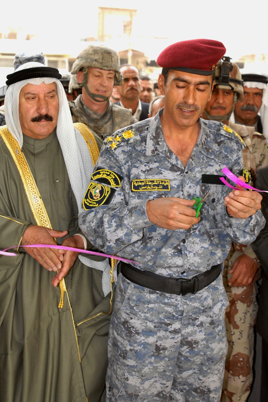 Iraqi National Police Open New Fish Market in Southern Baghdad