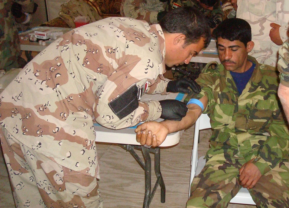 Iraqi Combat Medic Trains Troops in Life-Saving Techniques