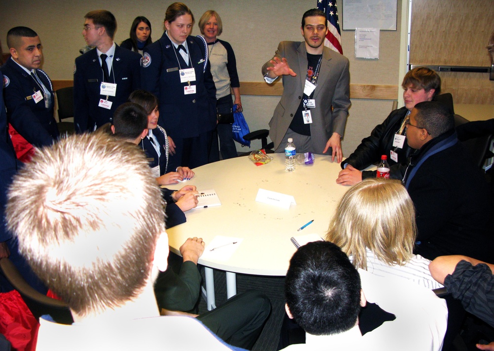 Defense Agency Scientist Mentors Students at IT Job Shadow Day