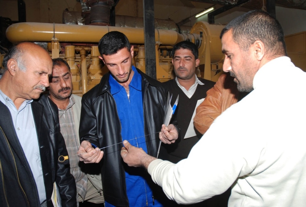 Iraqi Technicians Learn Generator Maintenance and Safety