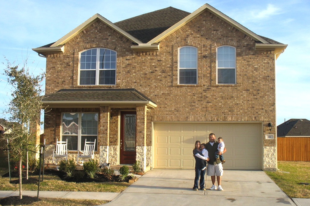 Army Veteran and Family Receive New Home in Houston