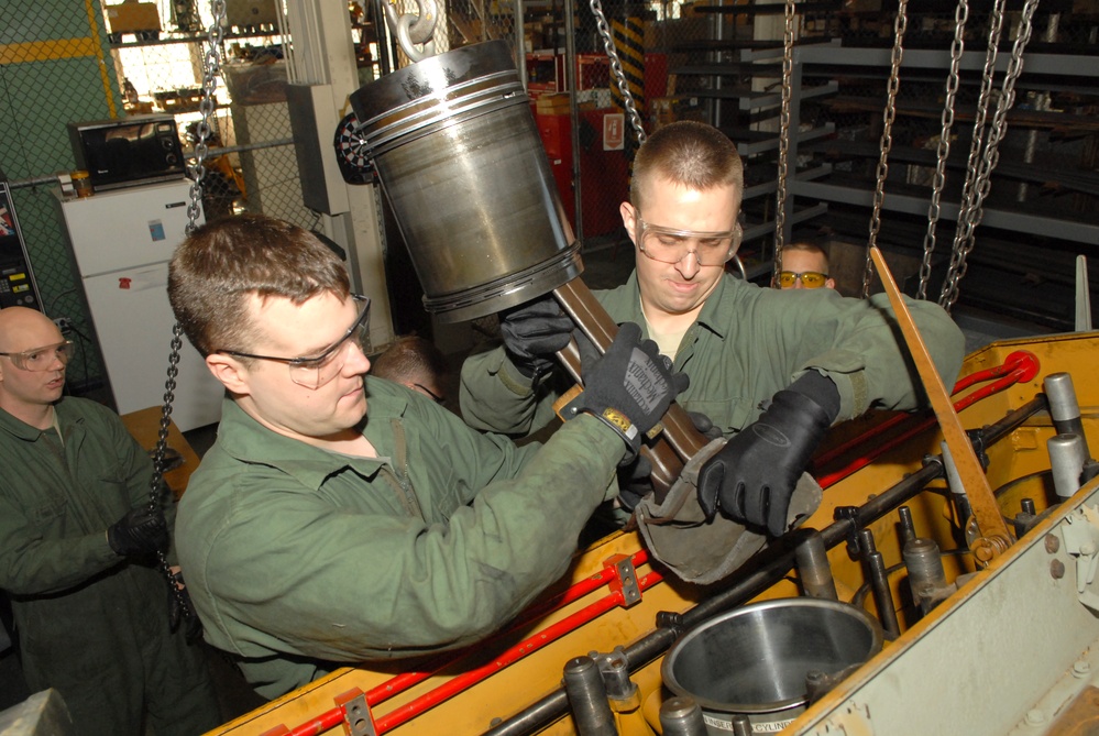 Soldiers Train to Become &quot;Prime Power&quot; Specialists