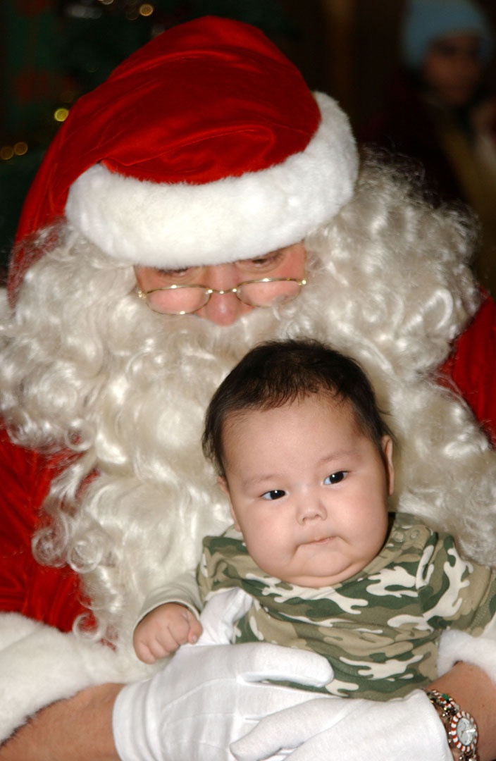 Santa Claus Brings Holiday Cheer to Kivalina, Alaska