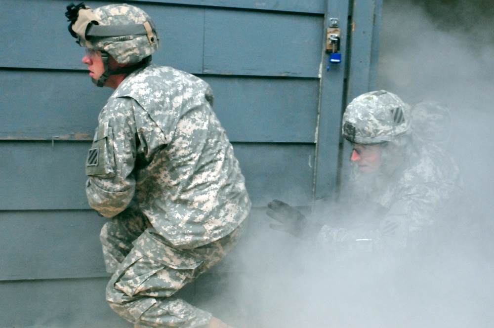 Army Soldiers Conduct Smoke-Filled Building Exercise