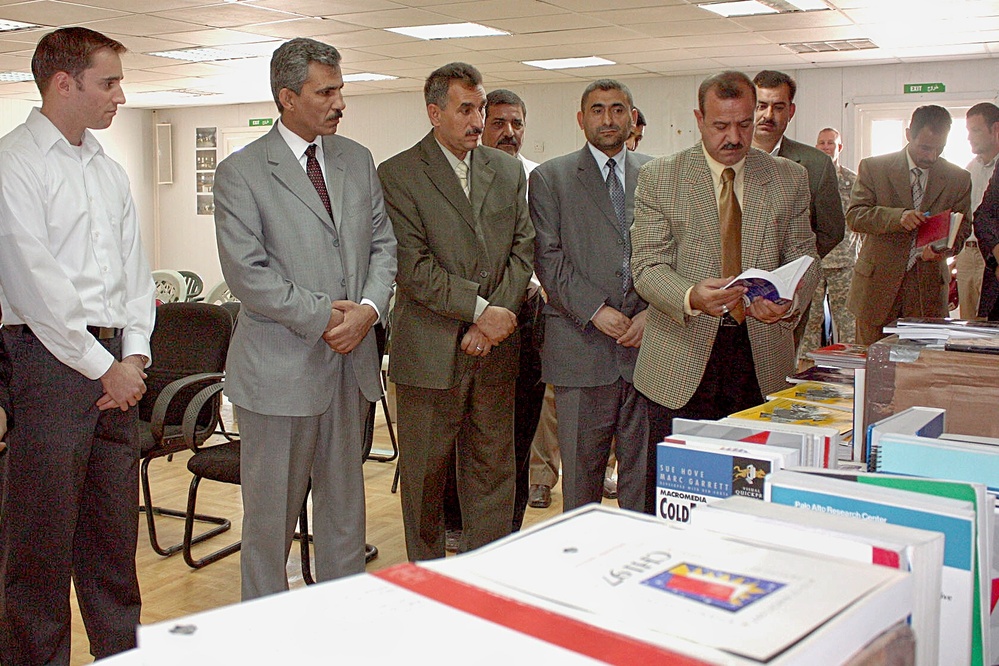 Oregon State University Donates Textbooks to Dhi Qar University in Iraq