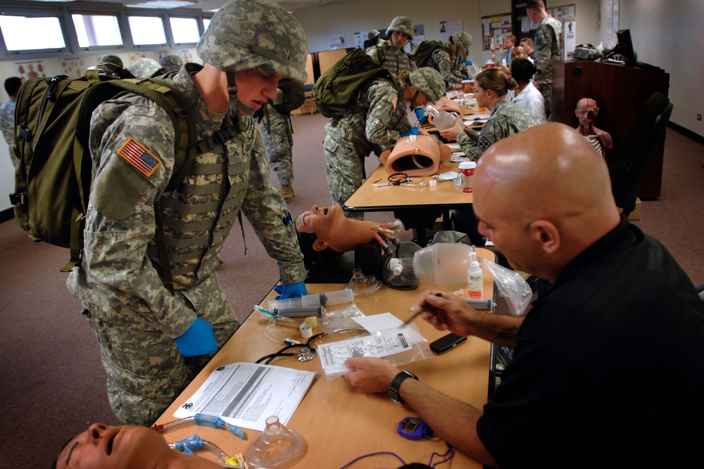 Army Medic Training Emphasizes Battlefield Medicine