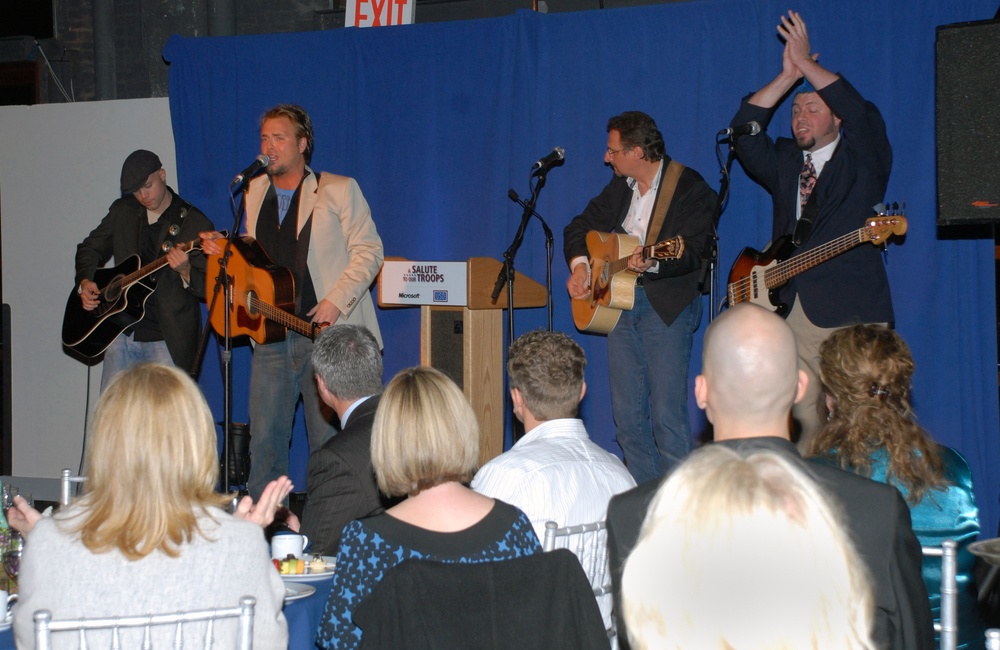 Country Singer-Songwriter Performs for Wounded Warriors at USO Event
