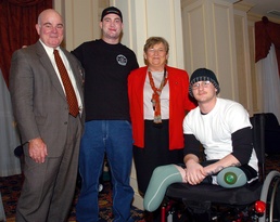 Army Leaders Visit Wounded Soldiers at Walter Reed