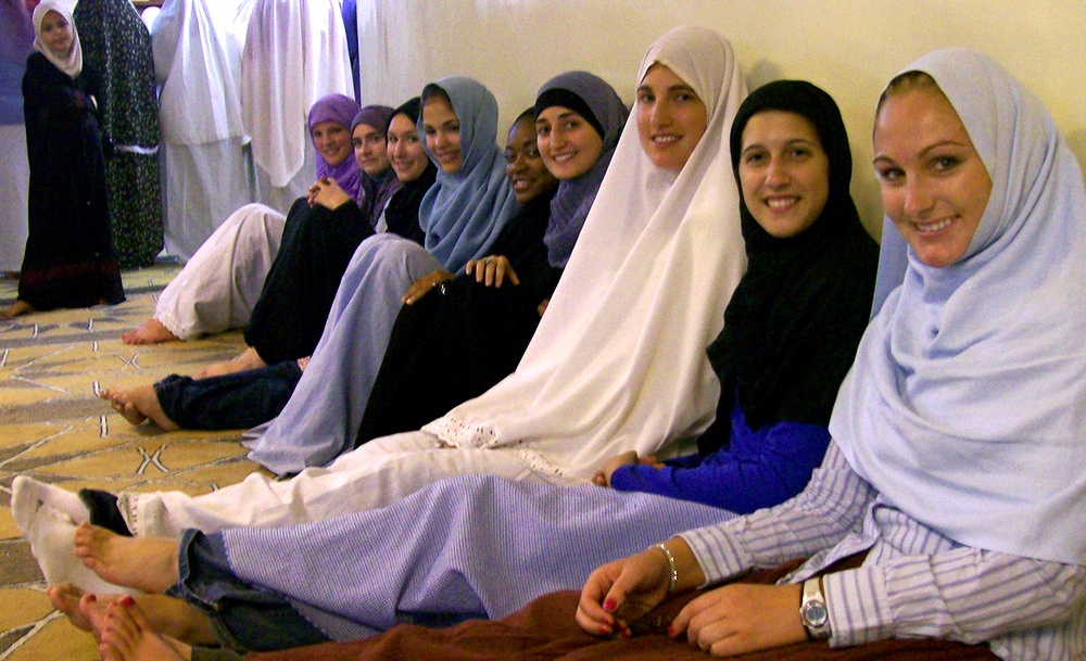 Midshipman Attends Mosque During Ramadan in Jordan