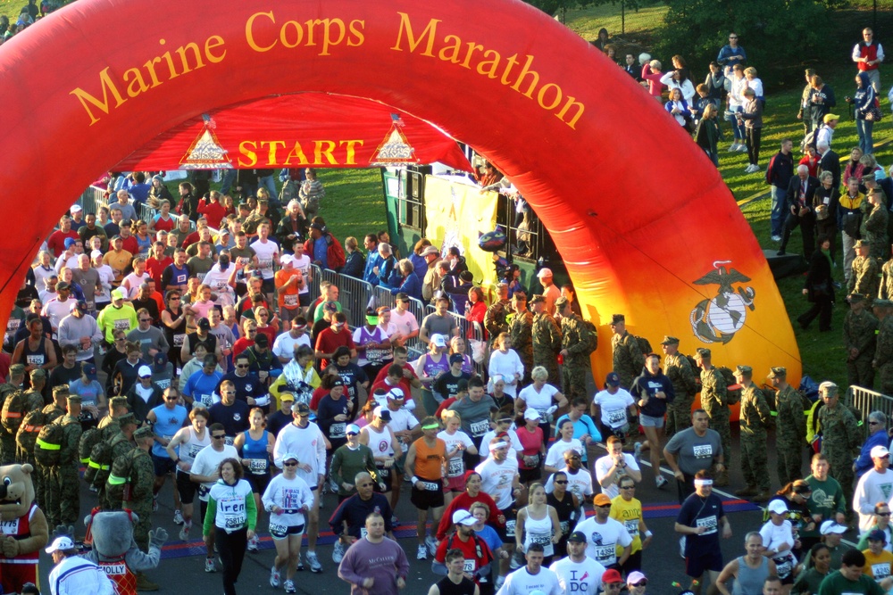 Thousands Run in 33rd Marine Corps Marathon to Support Troops