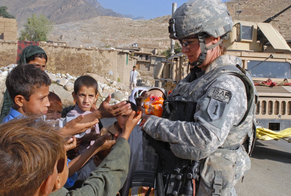 Army Medic Spreads Cheer to Afghan Orphans