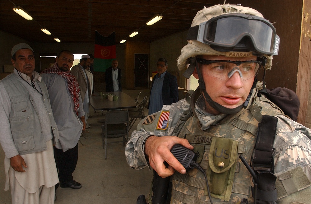 Illinois National Guard Soldier Provides Security During Training at Fort Bragg