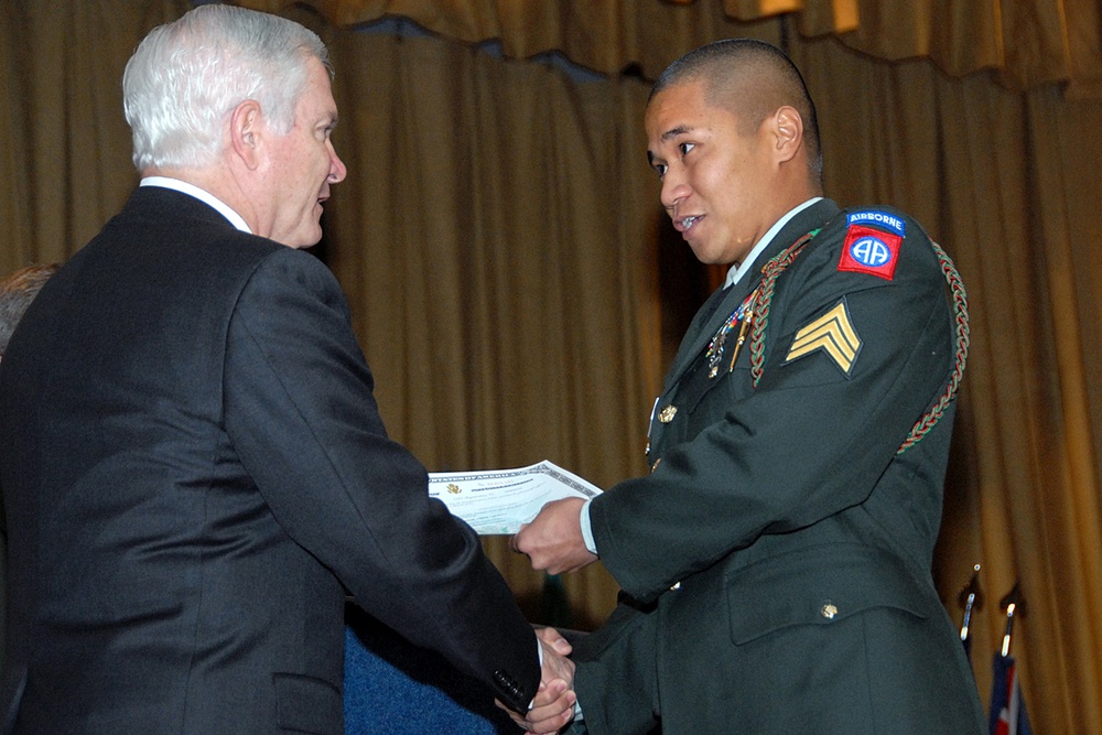 Defense Secretary Welcomes New U.S. Citizens Among Troops