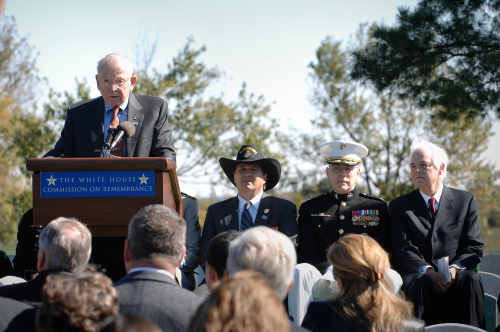Kelley Recalls Beirut Barracks Attack at Arlington Tribute