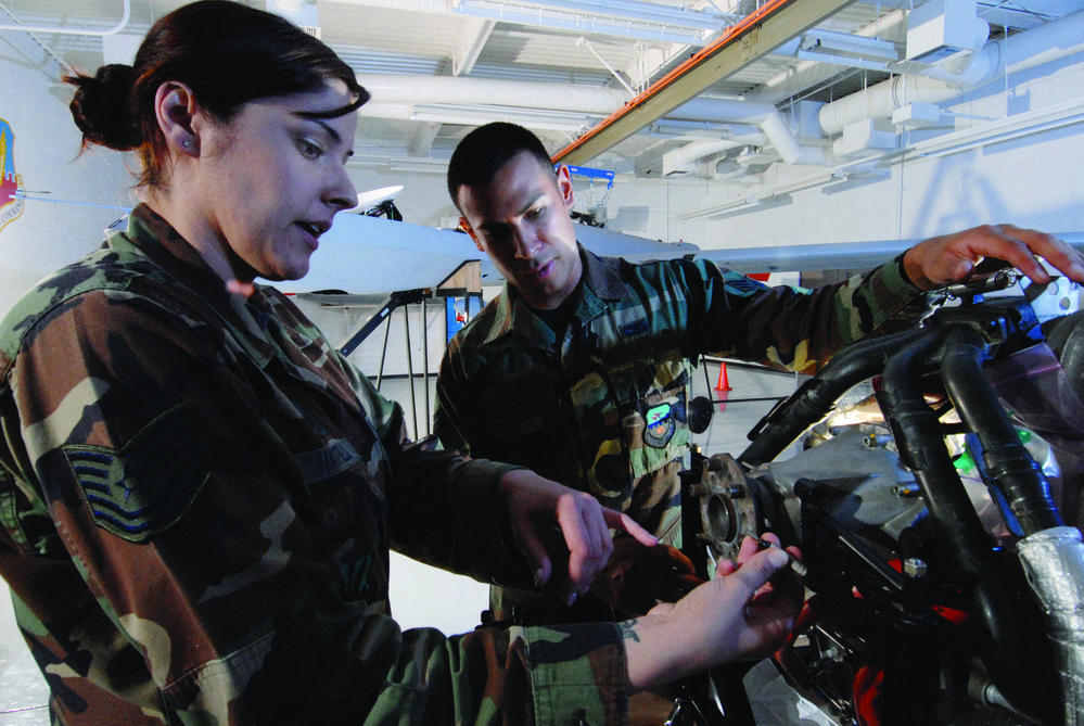 Air National Guard Instructors Train Predator Maintenance Crews