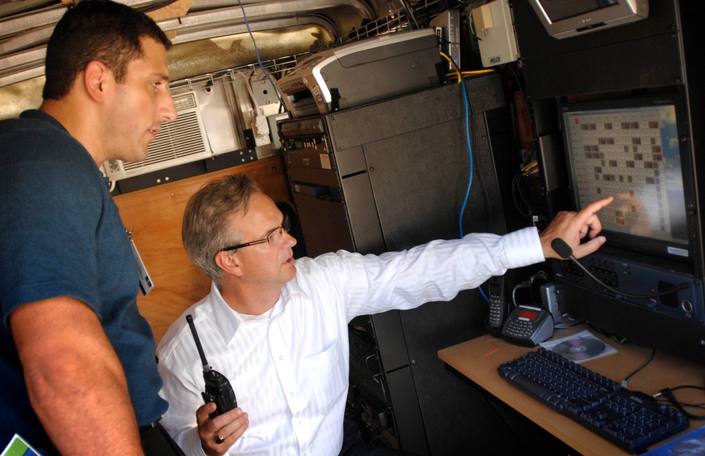 DoD Wireless Center Connects Agencies' Communications Devices