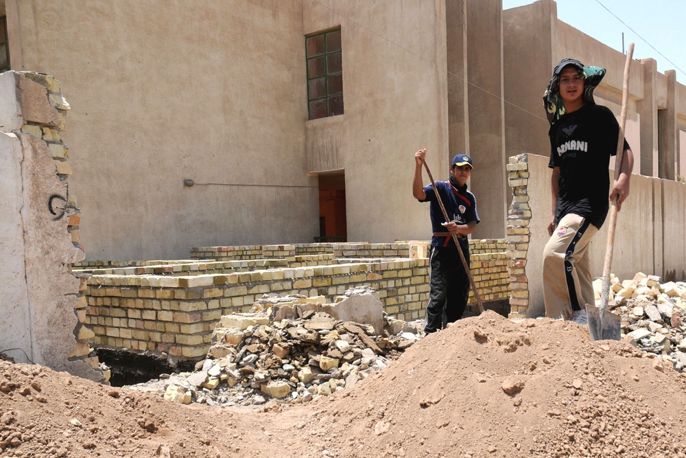 Iraqi Government, U.S. Troops Rebuild Schools in Sadr City